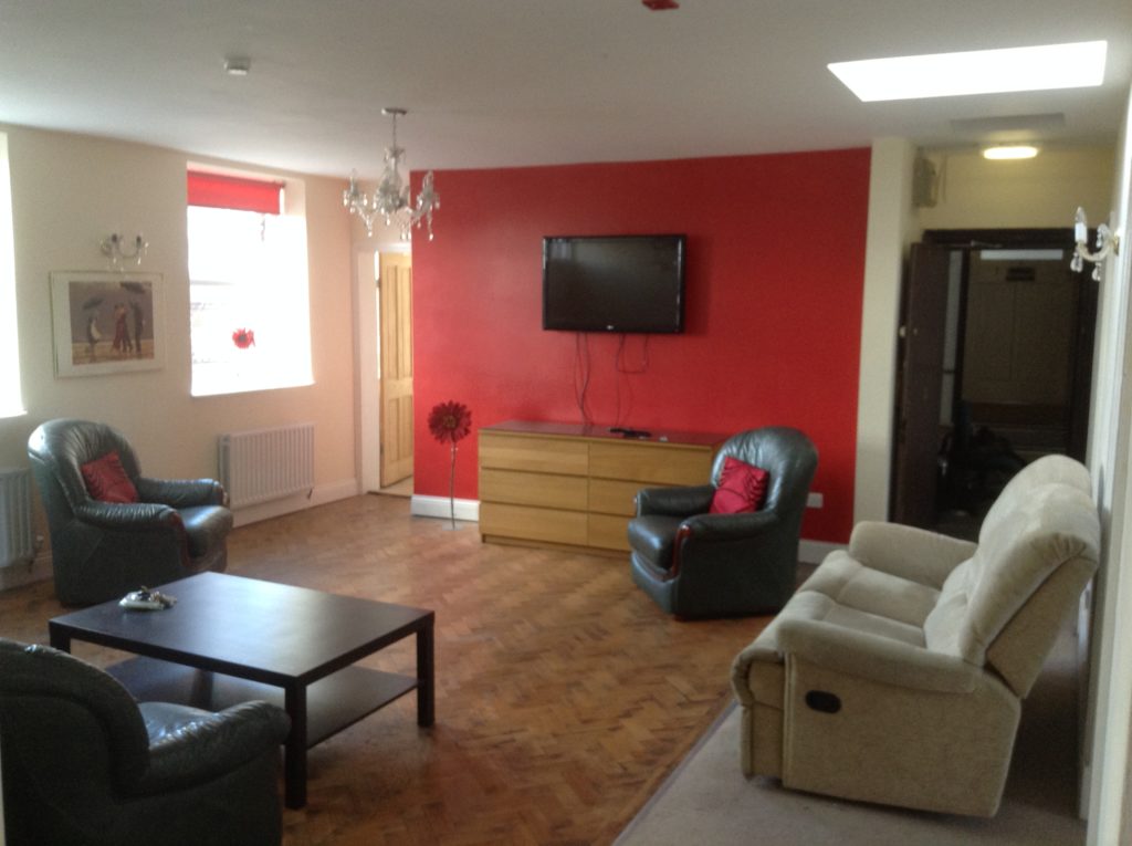 6 bedroom student flat spacious living area 